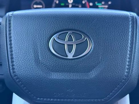 Used 2024 Toyota Tacoma Limited w/ Limited Package (LT) AWD/4WD image 29