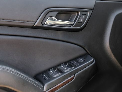 Used 2020 Chevrolet Suburban LT image 55