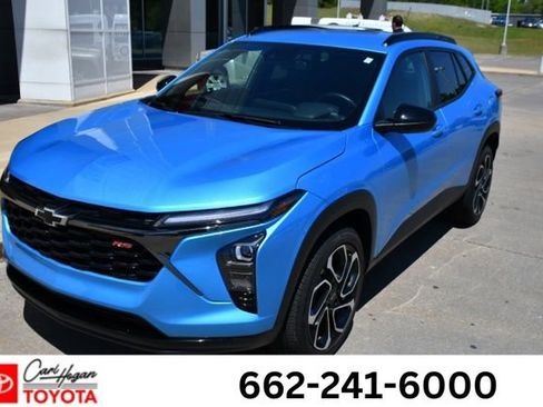 Used 2025 Chevrolet Trax RS w/ Driver Confidence Package FWD image 1