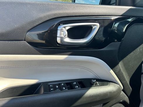 Used 2022 Jeep Compass Limited AWD/4WD image 19