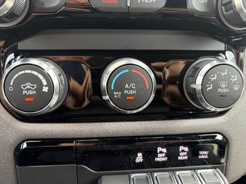 New 2026 RAM 1500 Express AWD/4WD image 24