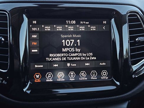 Used 2020 Jeep Compass Limited image 17