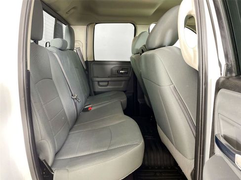 Used 2019 RAM 1500 Classic SLT AWD/4WD image 25