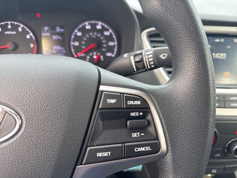 Used 2021 Hyundai Accent SEL image 17