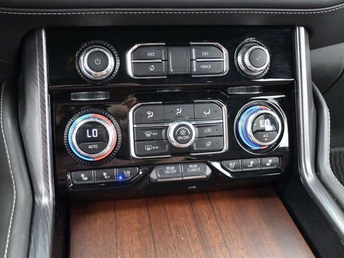 Used 2023 GMC Yukon XL Denali Ultimate image 28