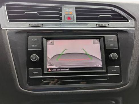 Used 2022 Volkswagen Tiguan S FWD image 28