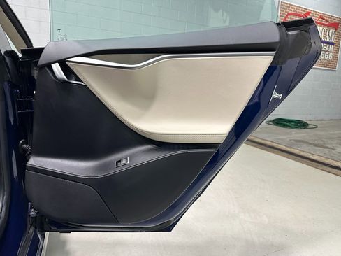 Used 2018 Tesla Model S 100D image 13