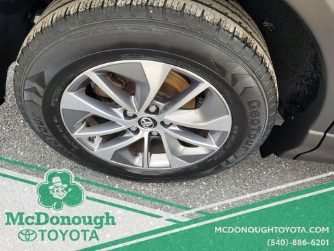 Used 2018 Toyota RAV4 XLE w/ Convenience Package image 26