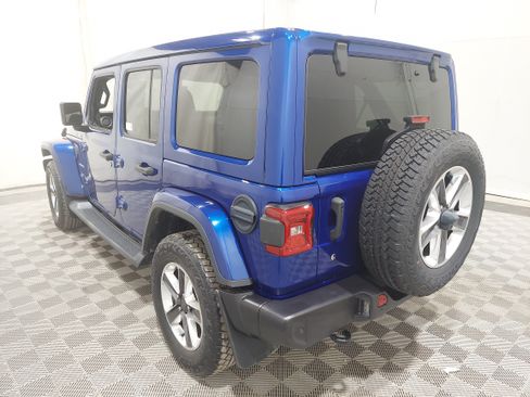 Used 2019 Jeep Wrangler Unlimited Sahara w/ Uconnect 4C Nav & Sound Group AWD/4WD image 2