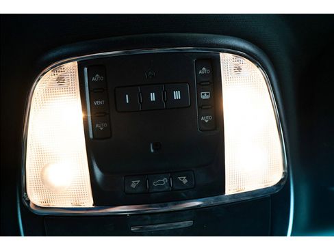 Used 2019 Jeep Grand Cherokee Limited w/ Luxury Group II AWD/4WD image 25