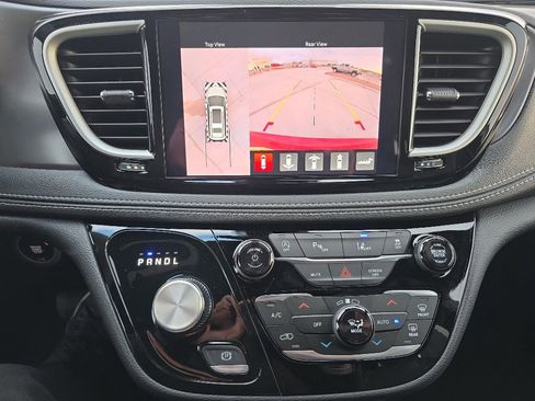 New 2026 Chrysler Pacifica Select image 13