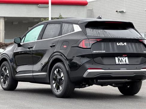New 2026 Kia Sportage LX image 6