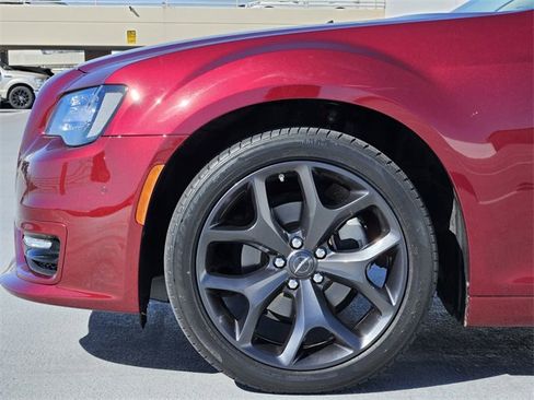 Used 2023 Chrysler 300 Touring L w/ Popular Equipment Group image 9