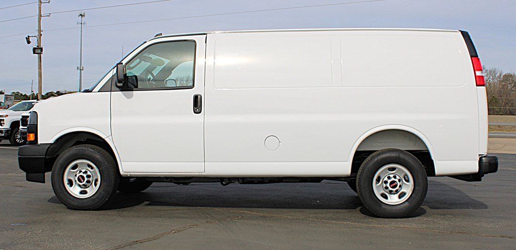 Used 2025 GMC Savana 2500 w/ Driver Convenience Package RWD image 6