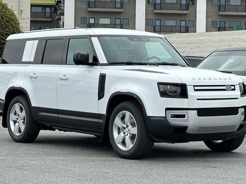 New 2025 Land Rover Defender 130 S image 7