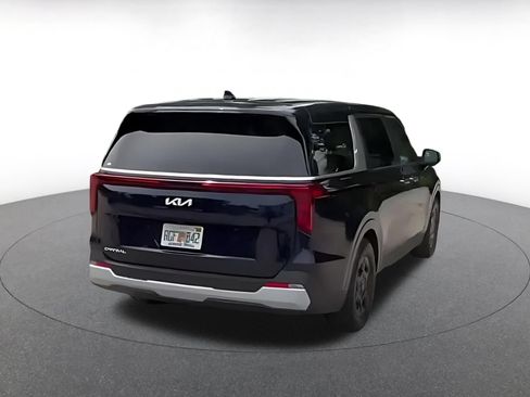 Used 2026 Kia Carnival FWD image 11