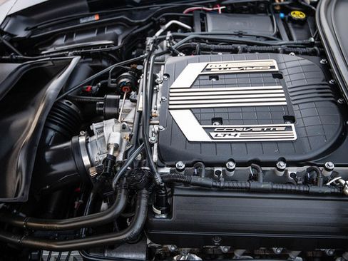 Used 2016 Chevrolet Corvette Z06 w/ 3LZ Preferred Equipment Group image 24