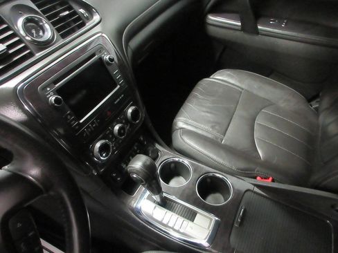 Used 2016 Buick Enclave Leather AWD/4WD image 16