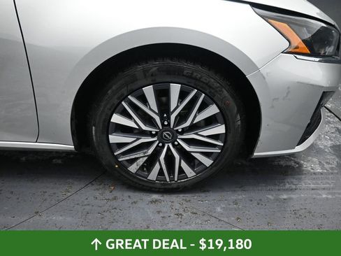 Used 2024 Nissan Altima 2.5 SV image 20