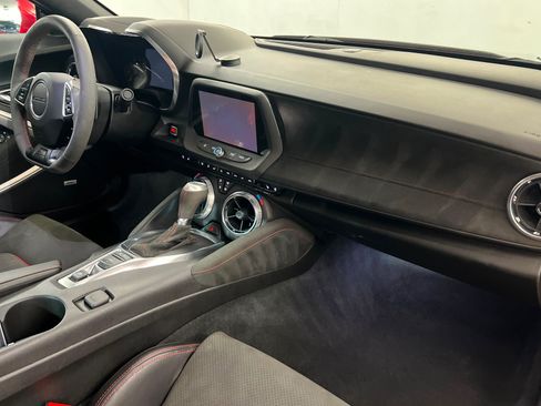 Used 2018 Chevrolet Camaro ZL1 RWD image 20