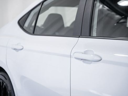 Used 2025 Toyota Camry SE FWD image 13