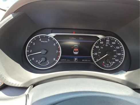 Used 2025 Nissan Sentra SV FWD image 21