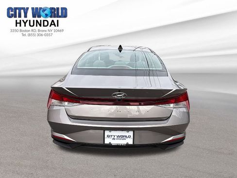 Used 2021 Hyundai Elantra SEL image 4