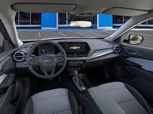 New 2025 Chevrolet Trax LT image 15