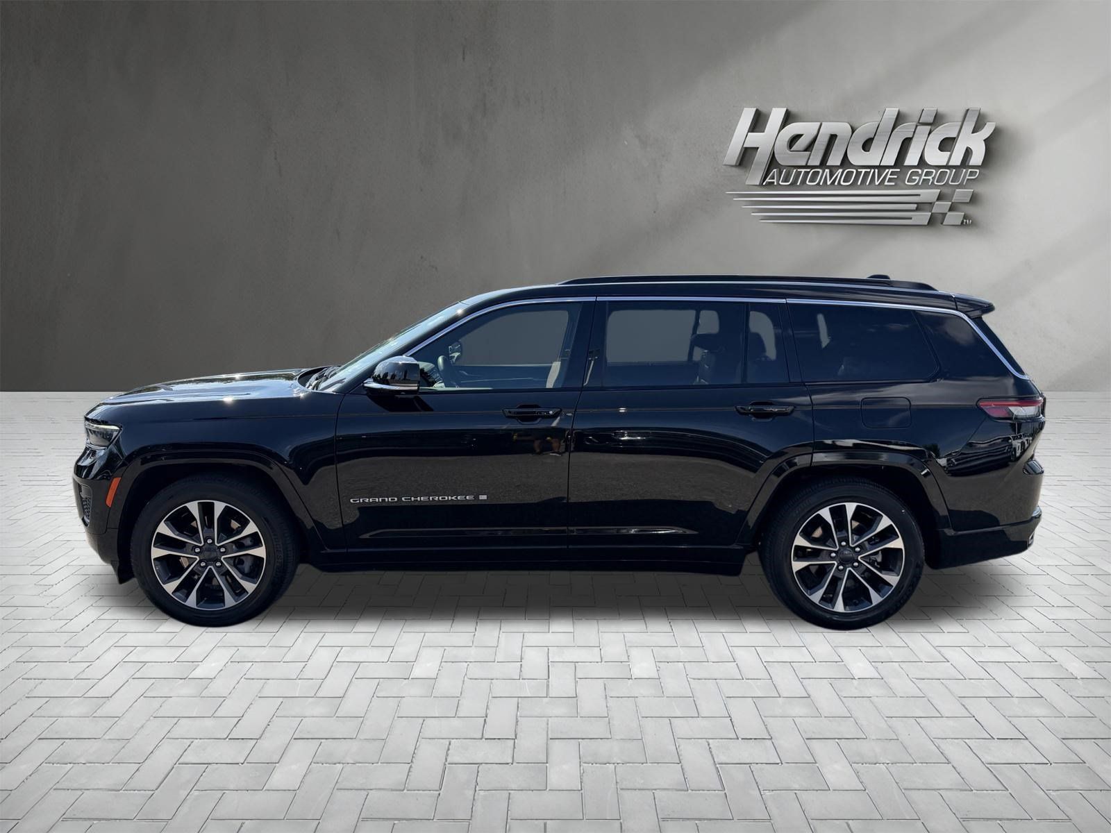 Used 2024 Jeep Grand Cherokee L Overland w/ Advanced Protech Group III AWD/4WD image 7