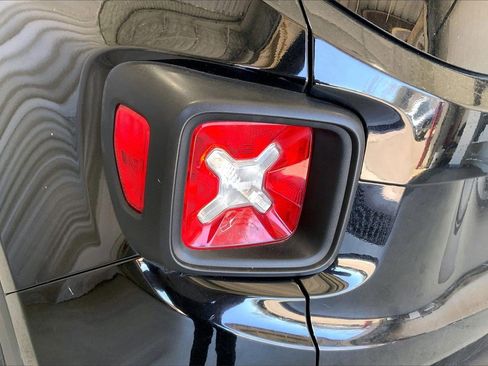 Used 2019 Jeep Renegade Latitude image 13