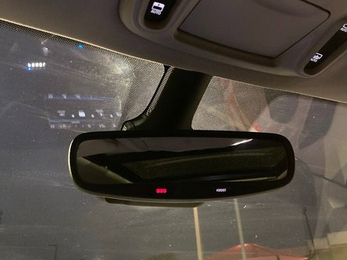 Used 2023 Chrysler Pacifica Limited image 27