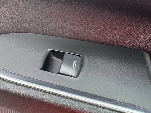 Used 2024 GMC Sierra 2500 SLE image 32