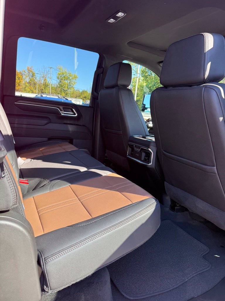 Used 2025 Chevrolet Silverado 2500 High Country w/ High Country Premium Package AWD/4WD image 20
