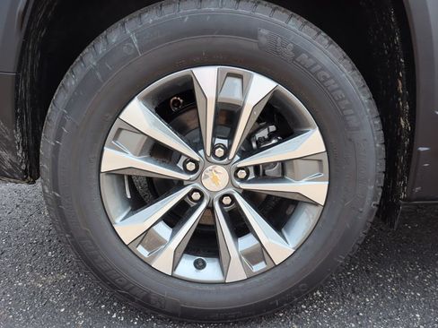 New 2027 Chevrolet Equinox LT w/ Convenience Package II AWD/4WD image 4