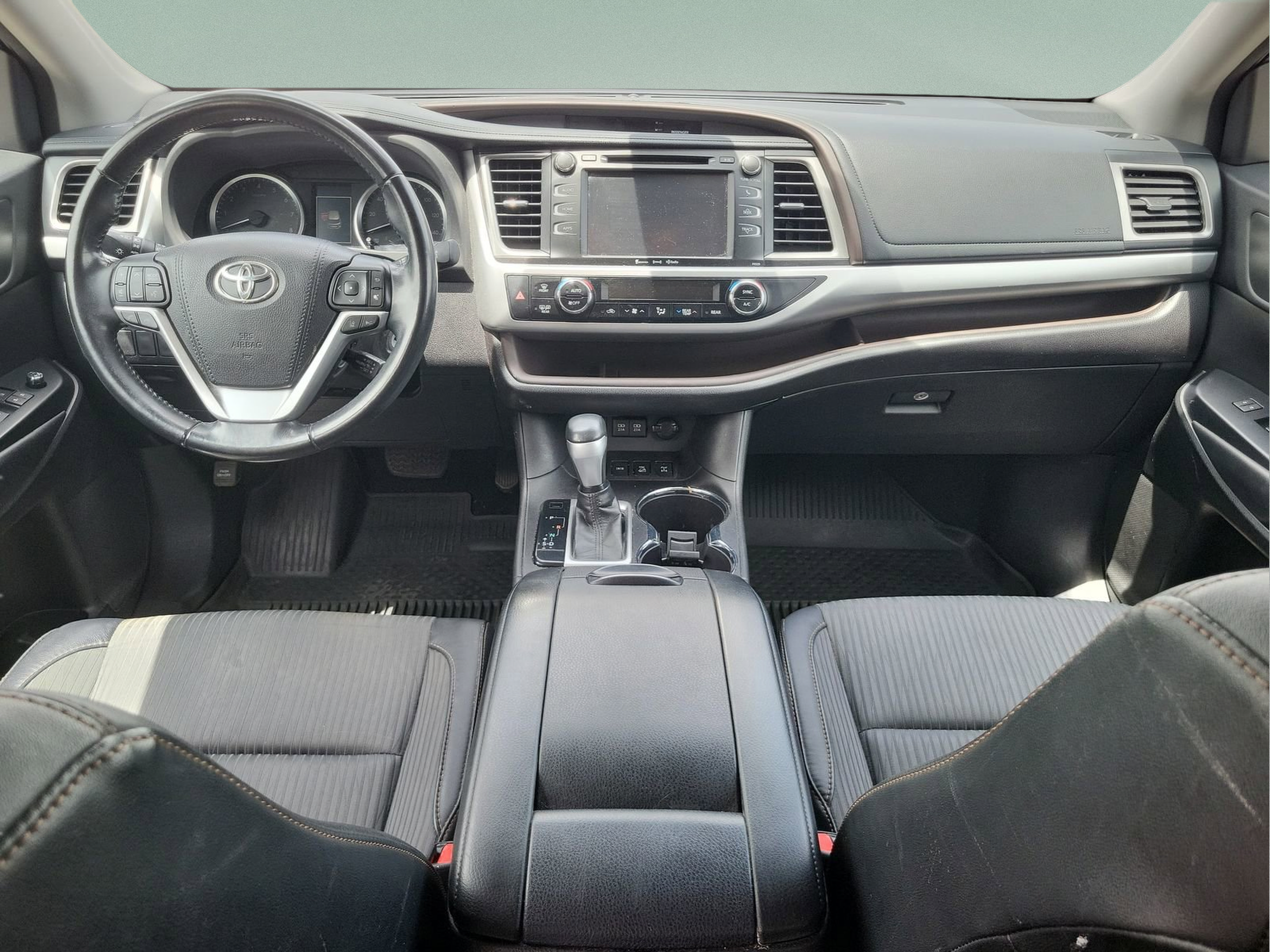Used 2018 Toyota Highlander Plus AWD/4WD image 27