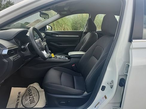 Used 2023 Nissan Altima 2.5 SV FWD image 18