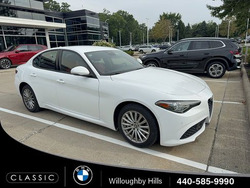 Used 2022 Alfa Romeo Giulia Sprint AWD/4WD image 1