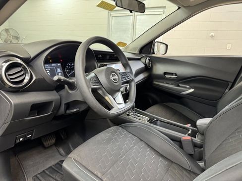 Used 2024 Nissan Kicks SV image 12