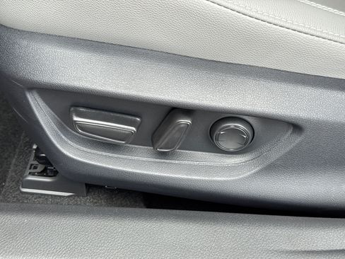 Used 2026 Toyota Camry SE FWD image 27