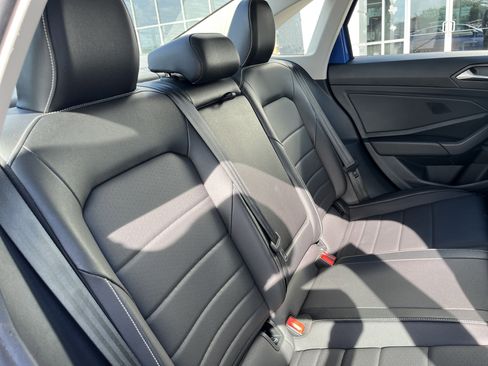 Used 2024 Volkswagen Jetta SE image 13