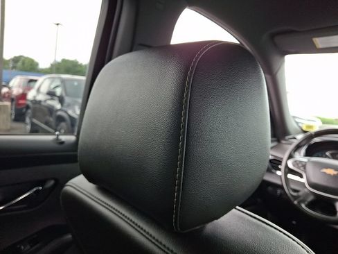 Used 2023 Chevrolet Traverse LT AWD/4WD image 14