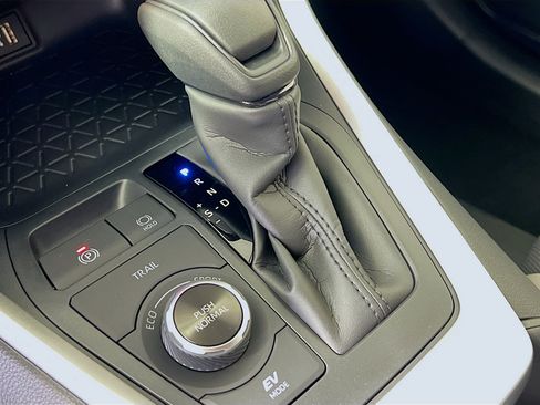 New 2025 Toyota RAV4 XLE image 25