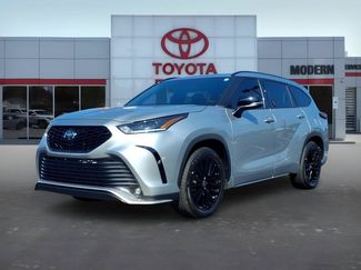 Used 2023 Toyota Highlander XSE FWD video 1