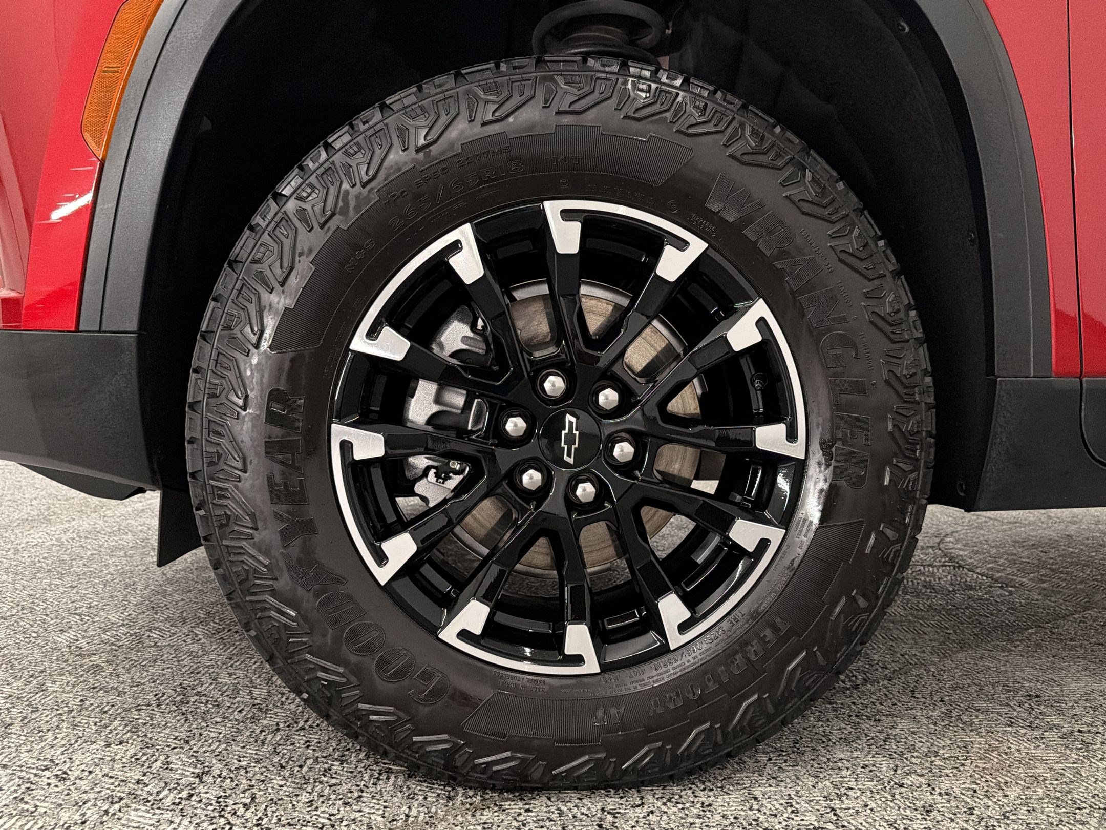 Used 2024 Chevrolet Traverse Z71 w/ LPO, Floor Liner Package AWD/4WD image 12