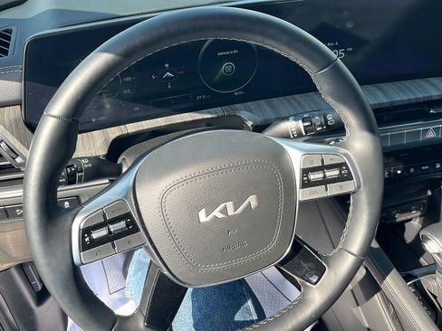 Used 2025 Kia Telluride SX image 10