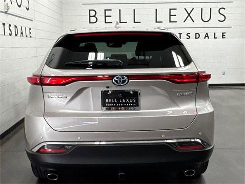 Used 2024 Toyota Venza Limited image 4