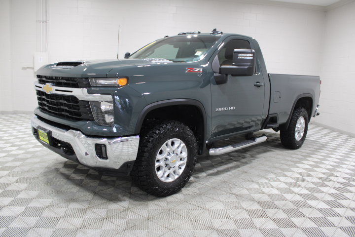 Used 2025 Chevrolet Silverado 2500 LT AWD/4WD image 6
