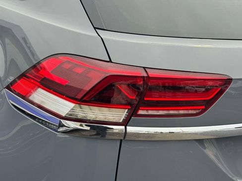 Used 2020 Volkswagen Atlas Cross Sport SE w/ Panoramic Sunroof Package image 15