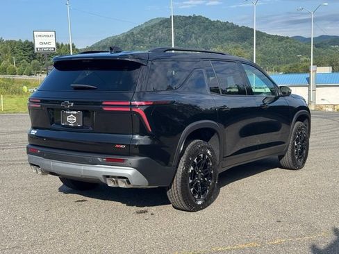 New 2027 Chevrolet Traverse Z71 w/ Enhanced Driving Package AWD/4WD image 7