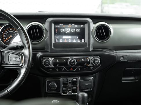 Used 2022 Jeep Gladiator Sport AWD/4WD image 10